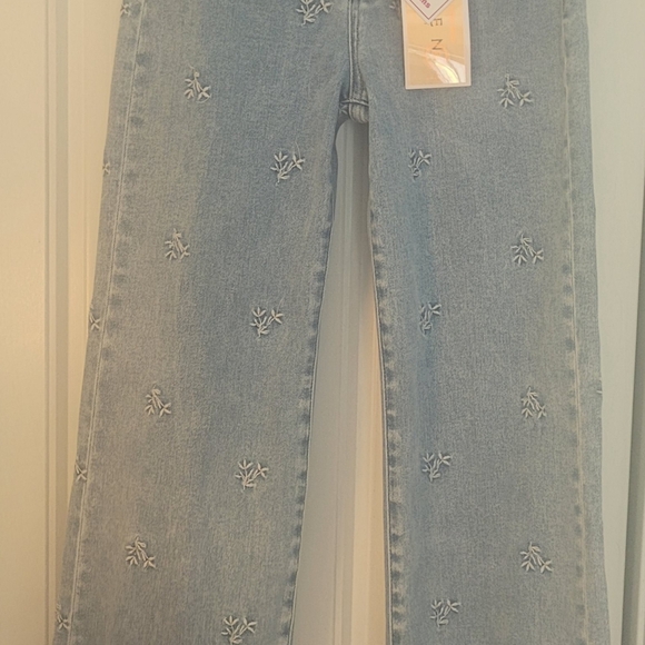 RISEN Embroidered Jeans, Hi-Rise/Wider Leg/Floral/ Tummy Control, NWT, Sz 1/25π₯ - Picture 7 of 15